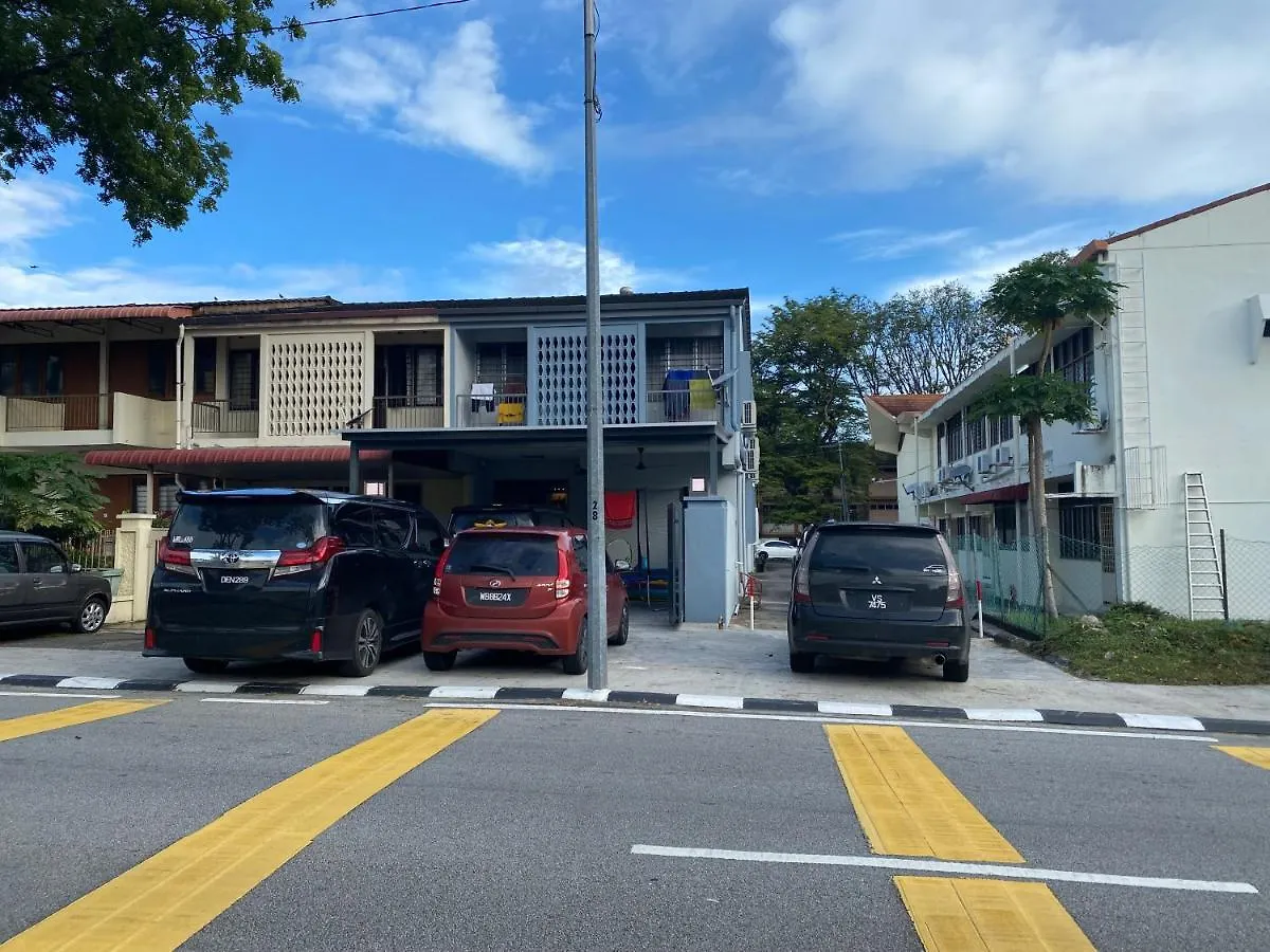 Town 13Px: Family-Friendly Resort with Pool, KTV & Spa Near USM Gelugor